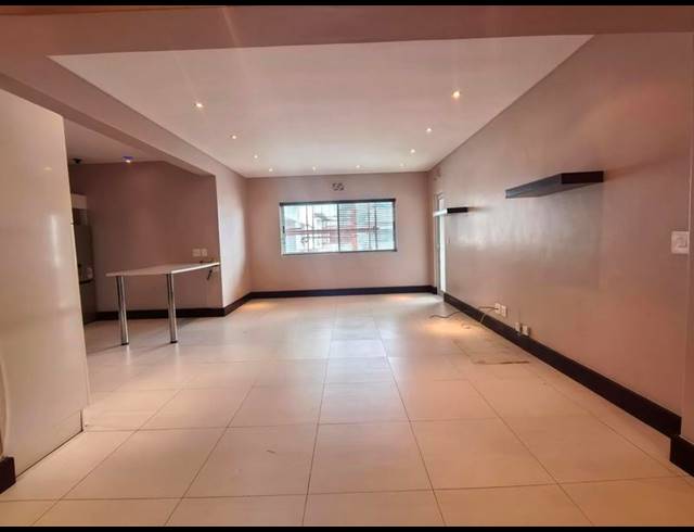 2 BEDROOM PROPERTY TO RENT IN SEA POINT